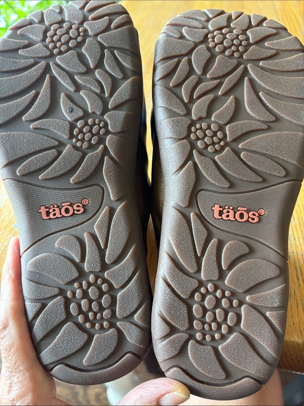 Taos “Gift 2” Toe-Thong Sandals Metallic Bronze Size 7  New With Tags Comfy - Picture 7 of 12